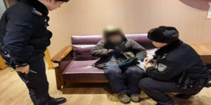 寒冬护老暖人心 南岗分局民警巡逻中接连救助两名迷路老人