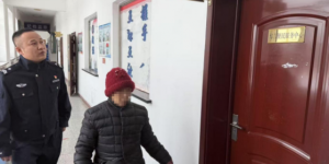 春雷行动：巡逻民警暖心救助外地归来老人